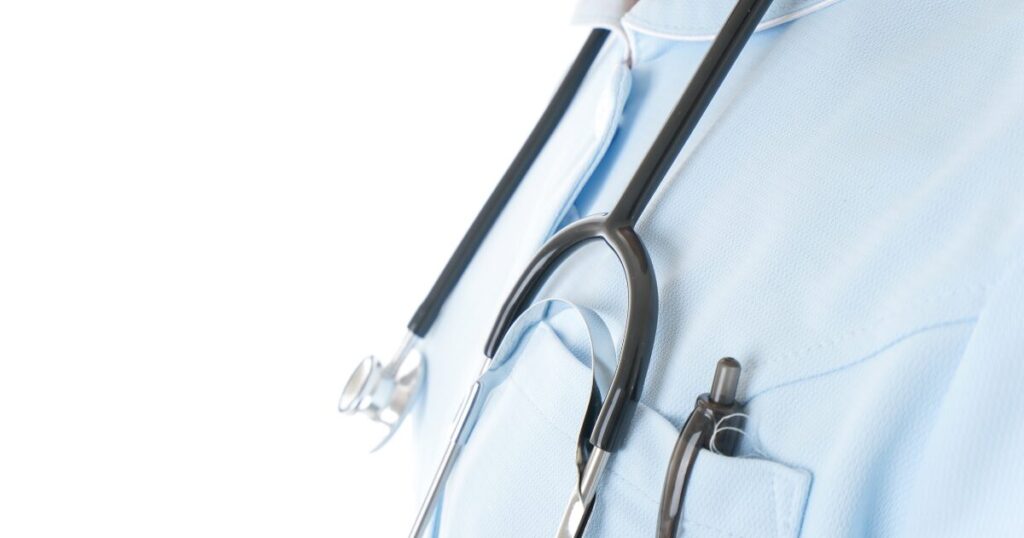 看護師として仕事をがんべっている