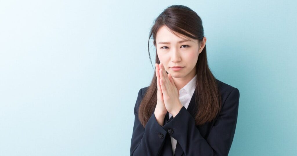 お願いしている女性